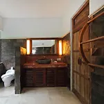 Acacias Villa
